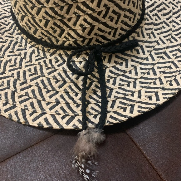 Justice Black and Tan Hat with Feathers - Picture 2 of 3